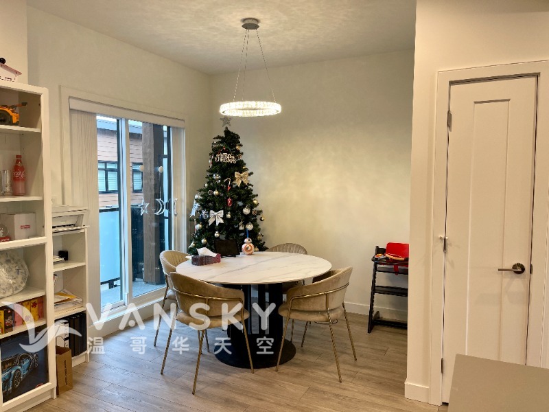 230202143213_Dinning Room.jpg